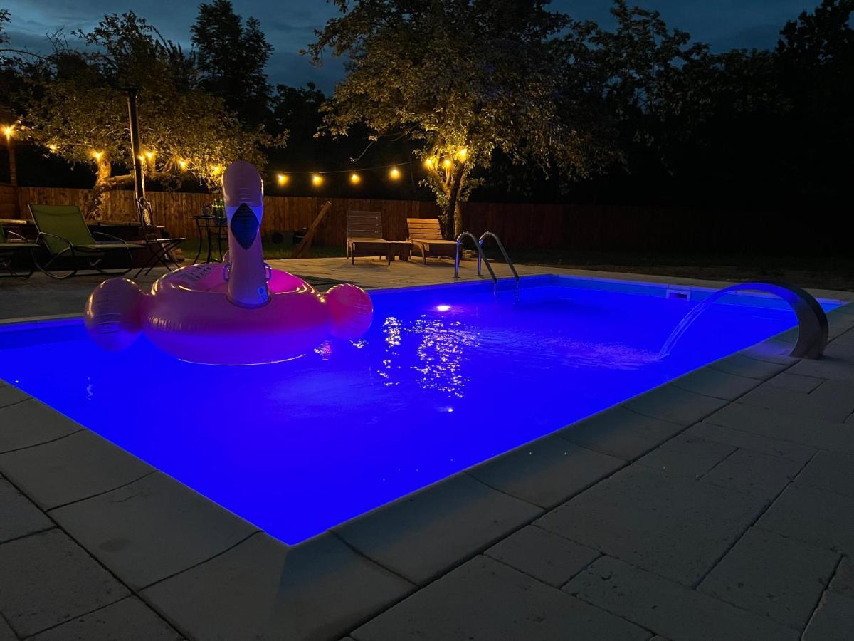 Horace Guesthouse Pool & Hot Tub & Bikes & River Dejani Eksteriør bilde